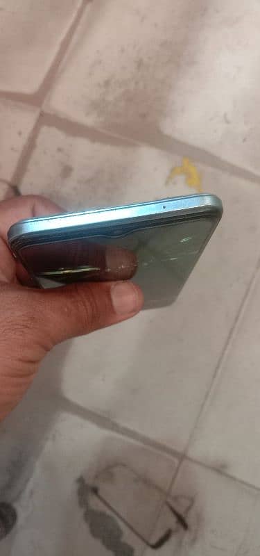 vivo v23e 5g only bord khrab hogyia hai baqi all ok 7