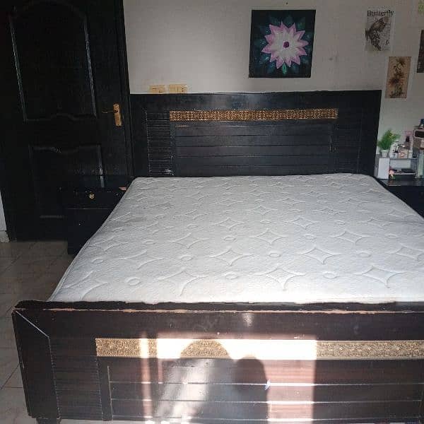 wooden king size bed with mattress, side tables and dressing table 2