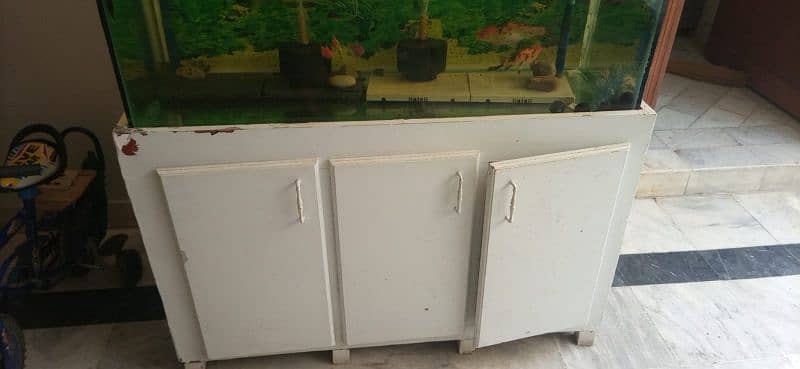 3.5 ft Aquarium with wooden stand with cupboard 2