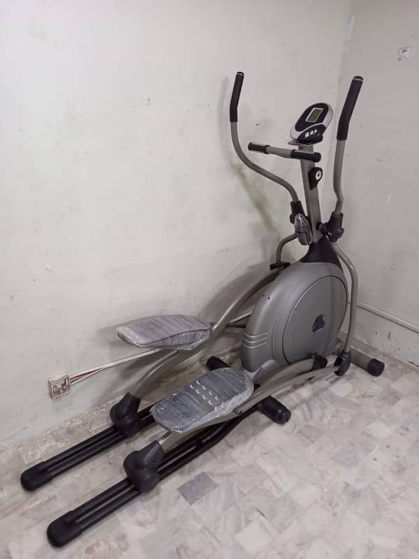 commercial elliptical trainer 0