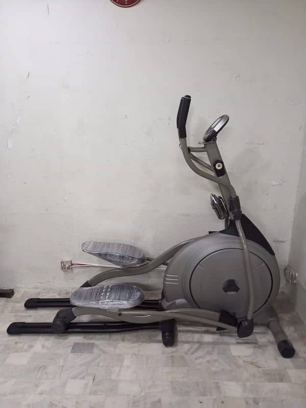 commercial elliptical trainer 1