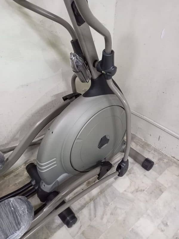 commercial elliptical trainer 2