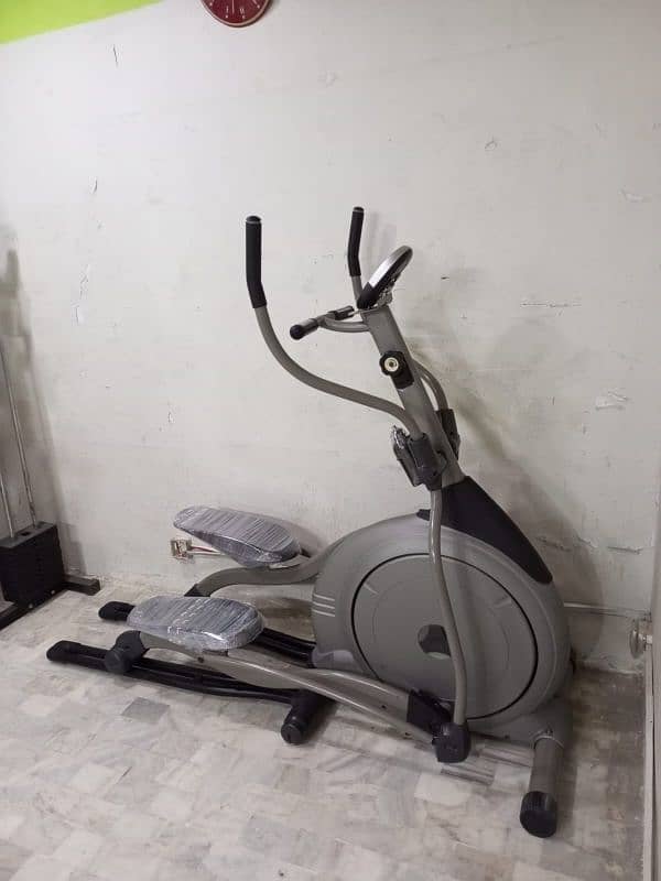 commercial elliptical trainer 4