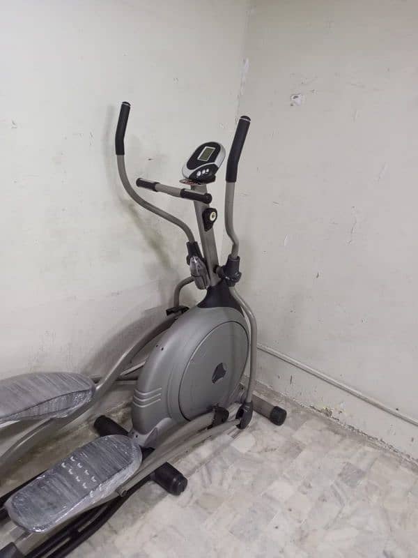 commercial elliptical trainer 7