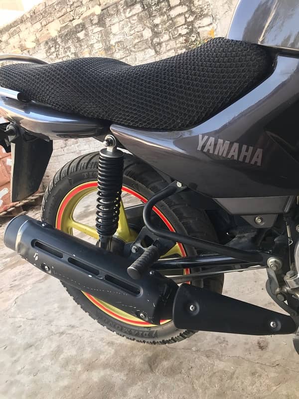 YBR 125-G 7