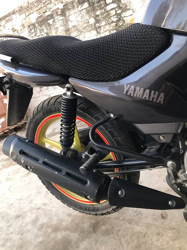 YBR 125-G 17