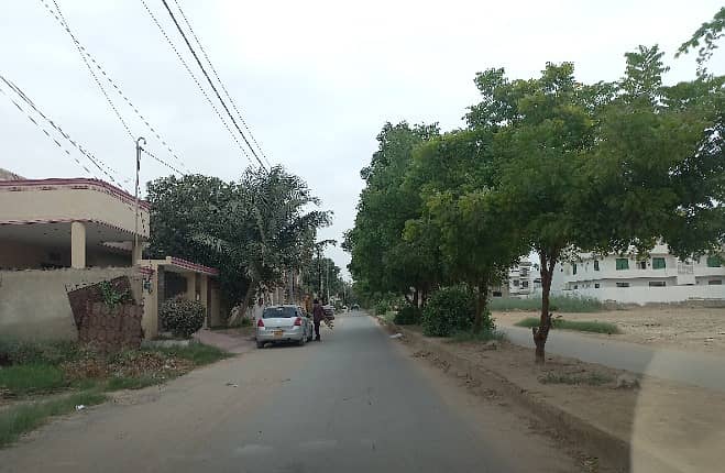 240 Sq Yd Plot In Block 4 Saadi Town Near Main Road 40 Feet Road 0