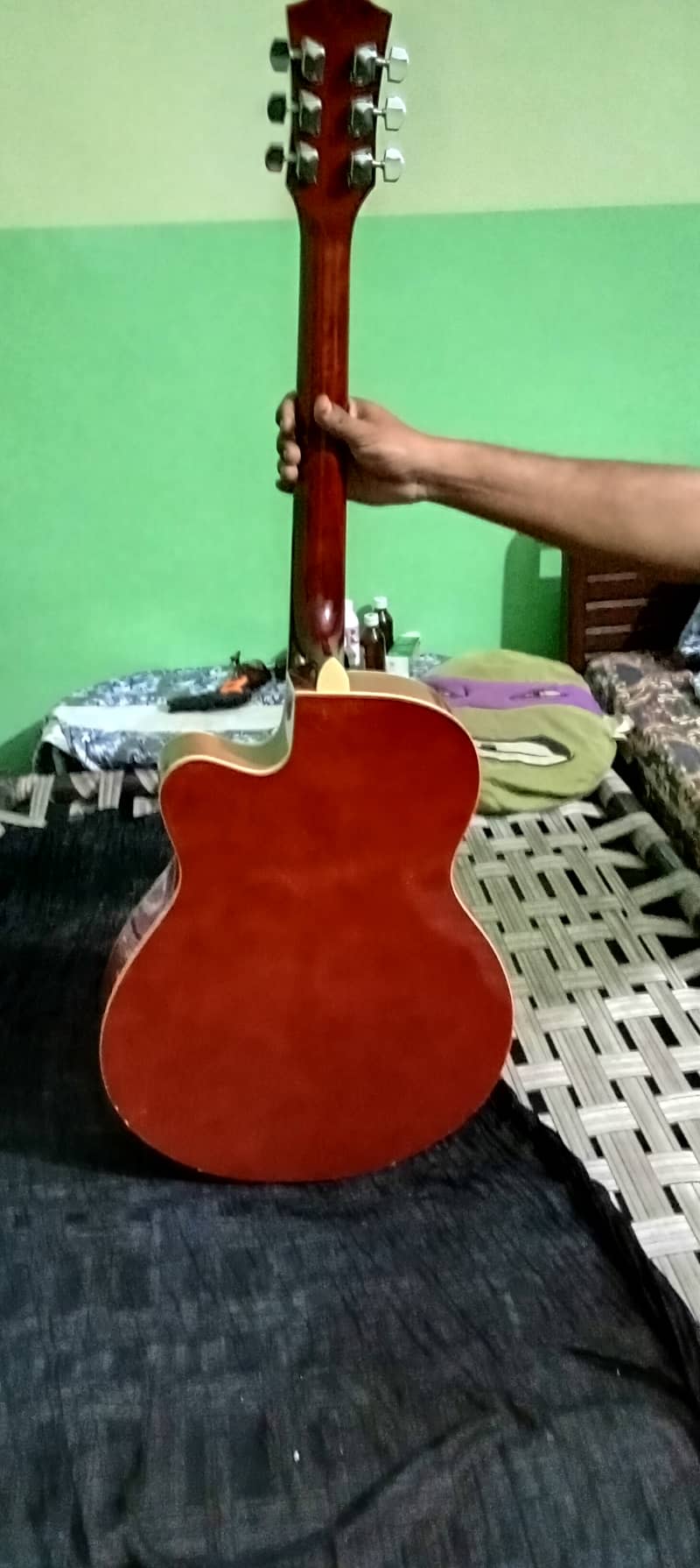 Urgent sale Brand New guitar 6