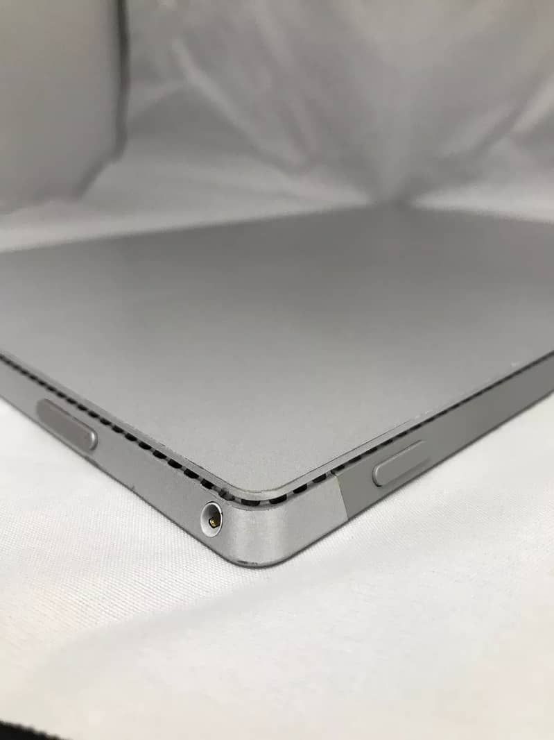 Microsoft surface pro 3 URGENT SELLING 3