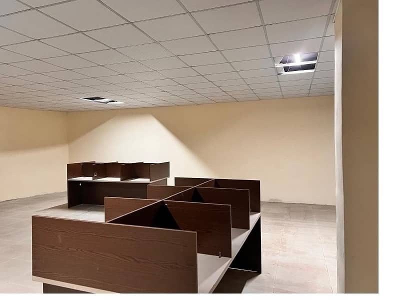 Investment Corridor And Builders Proudly Offer Area 1200 Square Feet Corporate Office Available For Rent in Main Boulevard Road Gulberg 3 Lahore 3