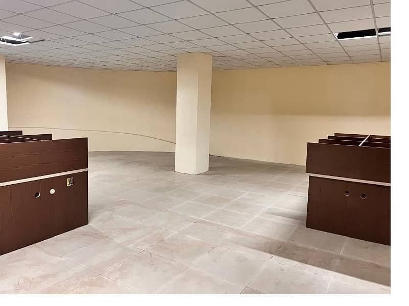 Investment Corridor And Builders Proudly Offer Area 1200 Square Feet Corporate Office Available For Rent in Main Boulevard Road Gulberg 3 Lahore 4