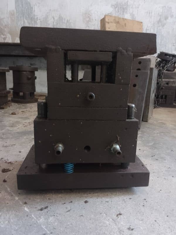 bulb injection mould 4