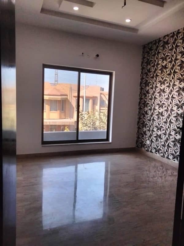 5 Marla upper portion available for rent pak Arab society 3