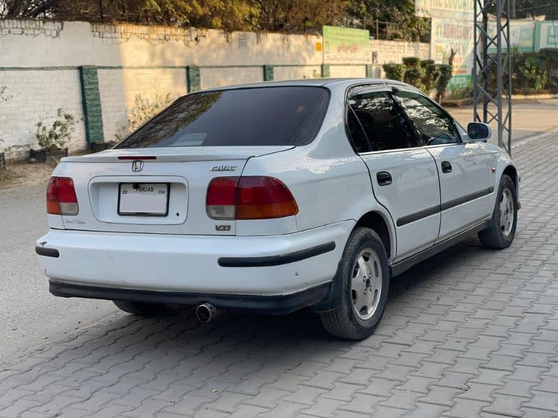 Honda Civic VTi 1999 4