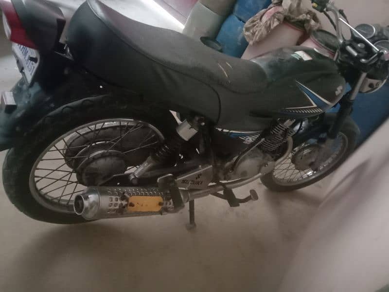 Suzuki GS 150 2