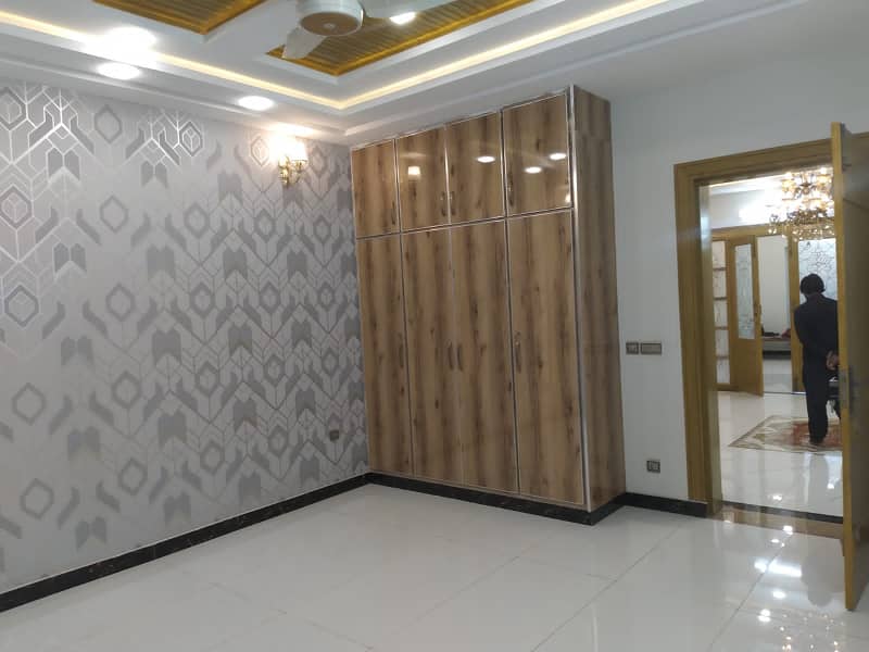 Brand new 10 marala upper portion avilable for rent in overseas block 8