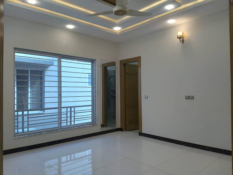 Brand new 10 marala upper portion avilable for rent in overseas block 10