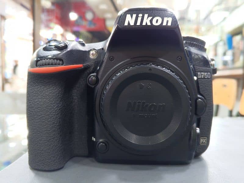 NIKON D750 0