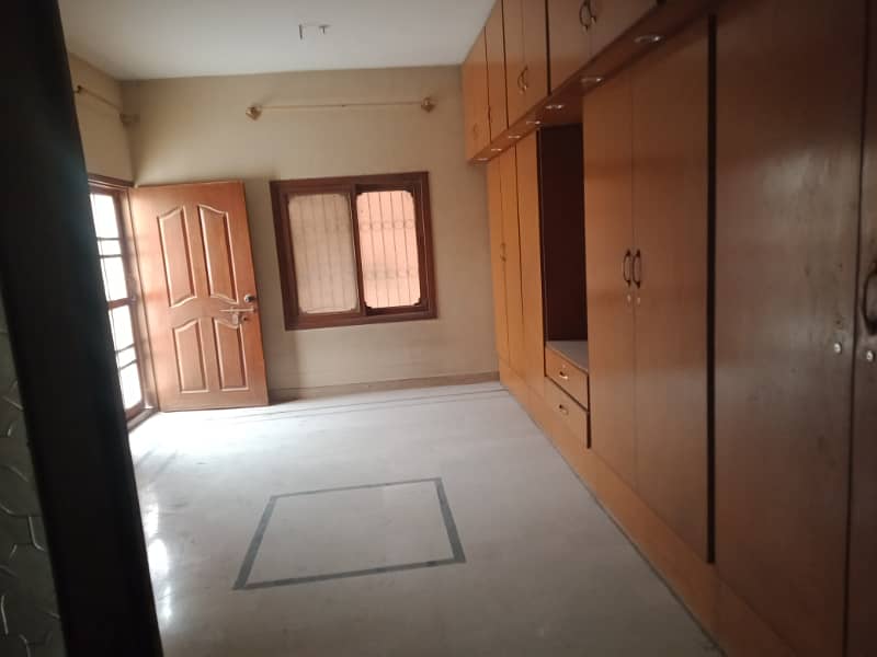 3bed DD terrace & Roof block 4A Gulshan-e-Iqbal wide road Saba Estate 0