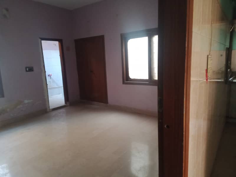 3bed DD terrace & Roof block 4A Gulshan-e-Iqbal wide road Saba Estate 3