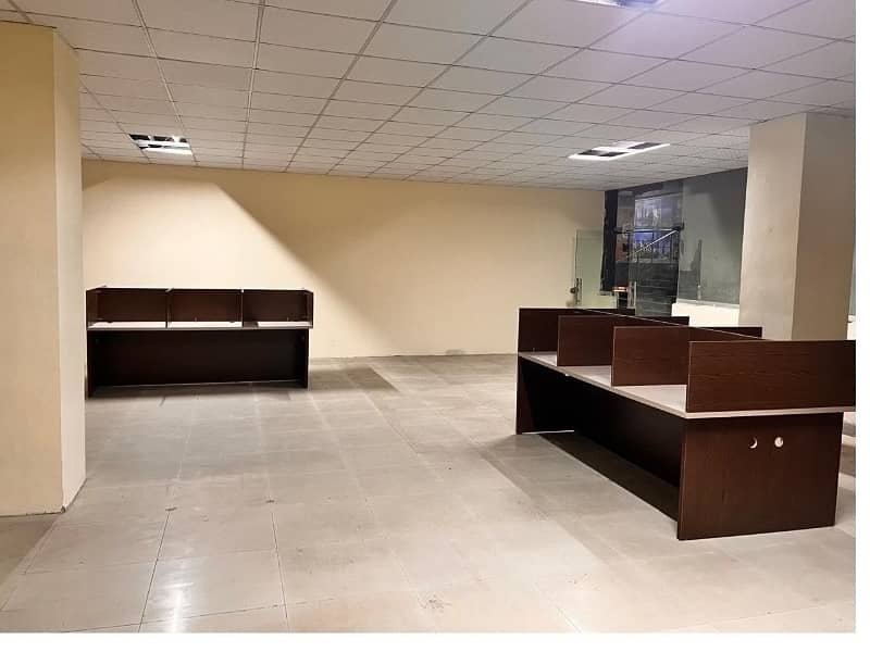 Area 1200 square Feet Brand New Corporation Office Available For Rent in Main Boulevard Road Gulberg 3 Lahore 0