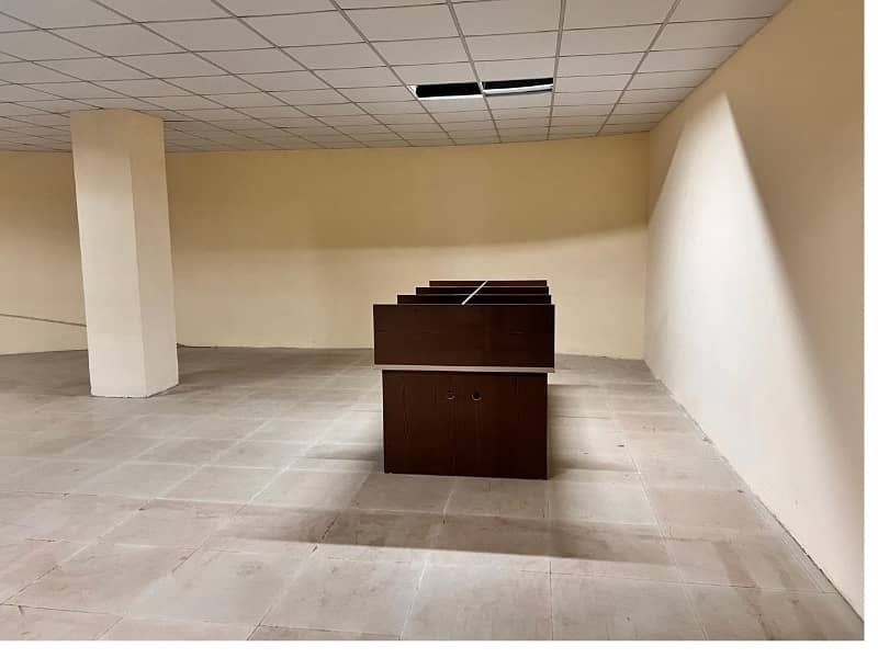 Area 1200 square Feet Brand New Corporation Office Available For Rent in Main Boulevard Road Gulberg 3 Lahore 3