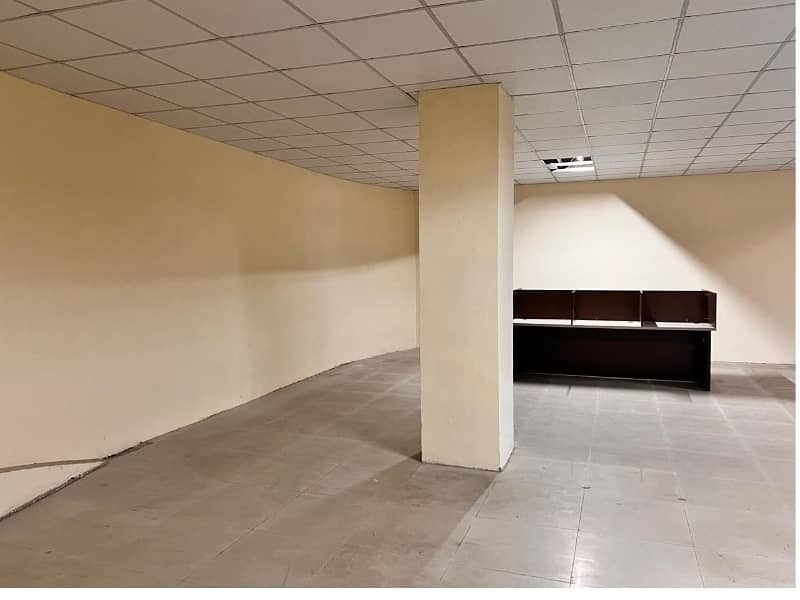 Area 1200 square Feet Brand New Corporation Office Available For Rent in Main Boulevard Road Gulberg 3 Lahore 7