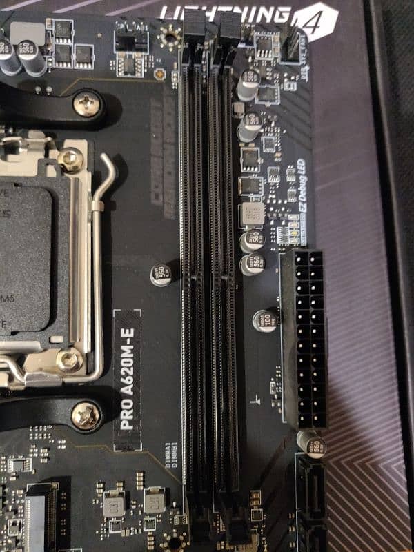 MSI PRO A620M-E AM5 motherboard with box 0