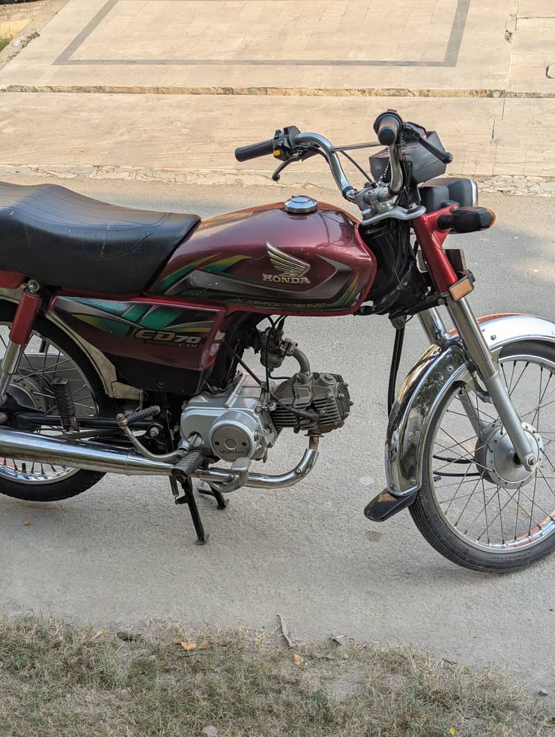 Honda CD 70 2022 4