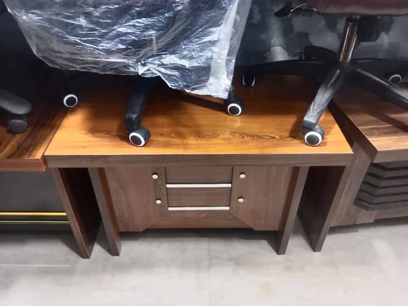 office tables manufactures 5