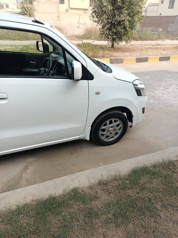 Suzuki Wagon R 2018 3