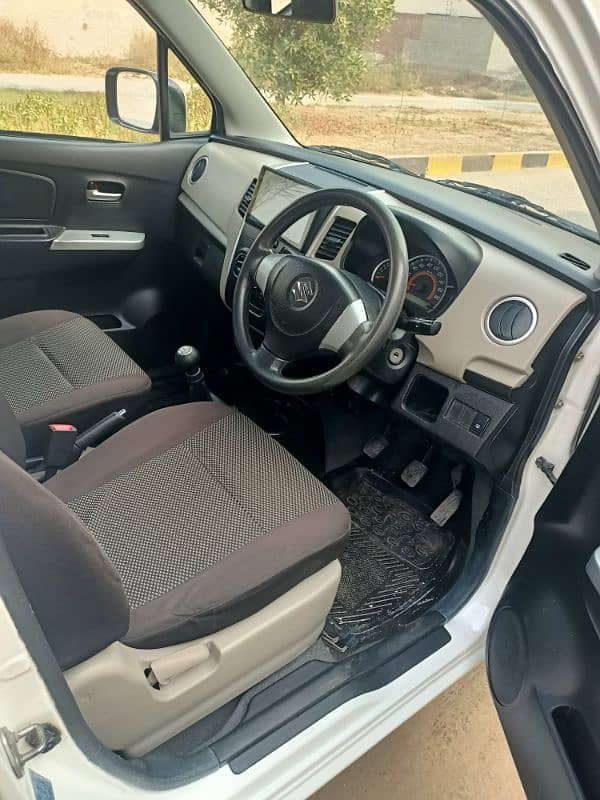 Suzuki Wagon R 2018 13