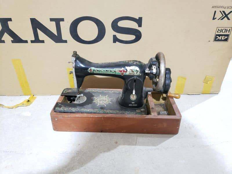 Singer Sewing Machine 0