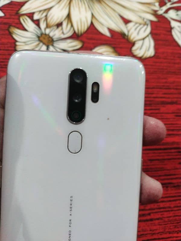 oppo A5 20 with box charger good condition urgent sale no open no r 0