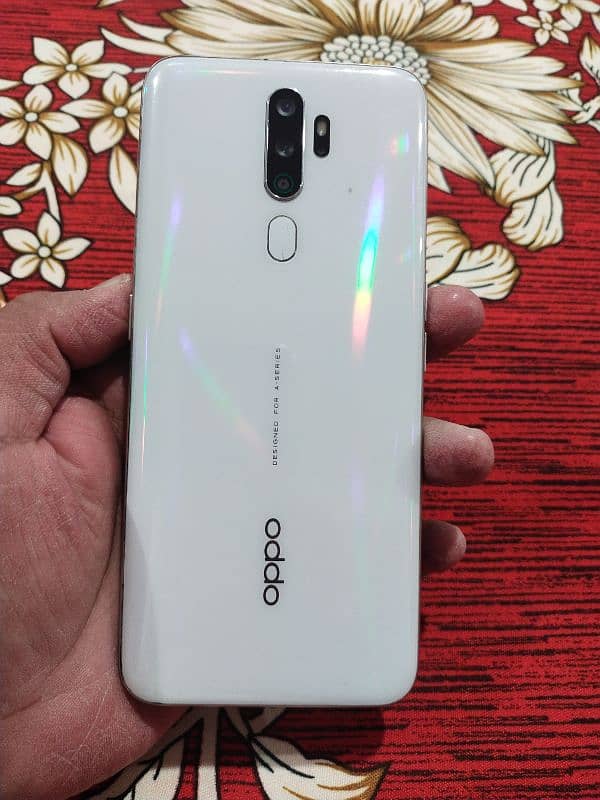 oppo A5 20 with box charger good condition urgent sale no open no r 5