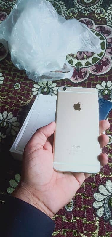 iPhone 6plus 64gb full box 5