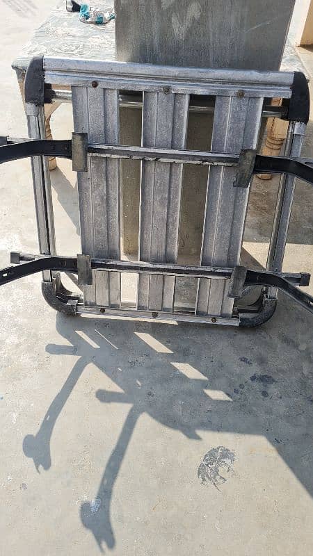 car roof carrier , bag stand , bag laguag 3