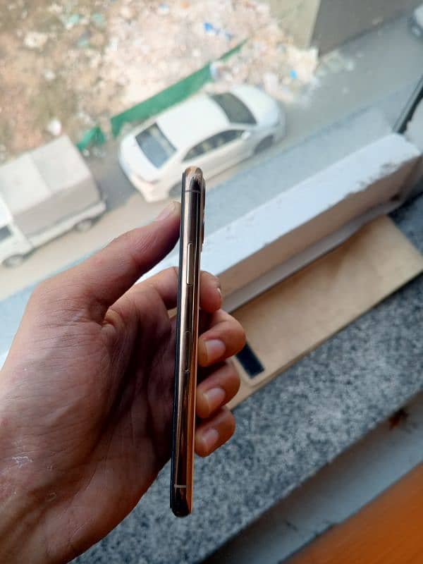 Iphone 11 pro Gold 2