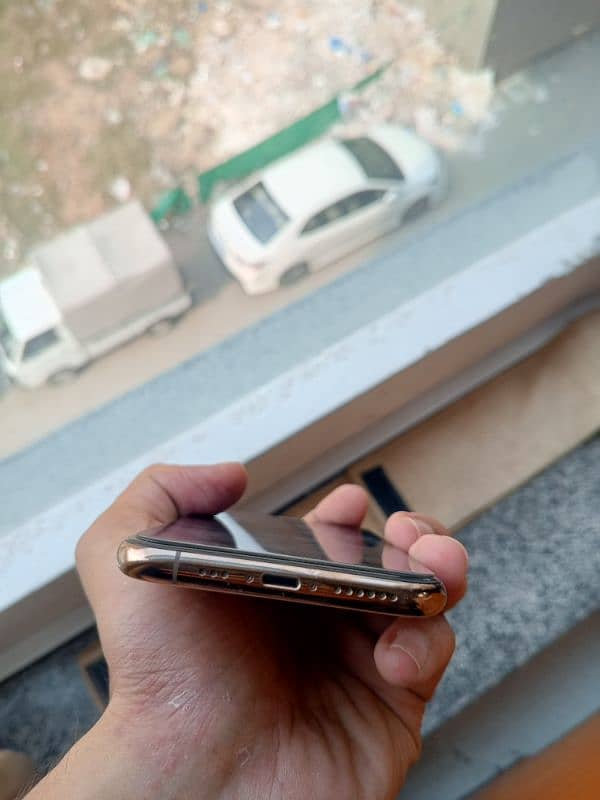 Iphone 11 pro Gold 3