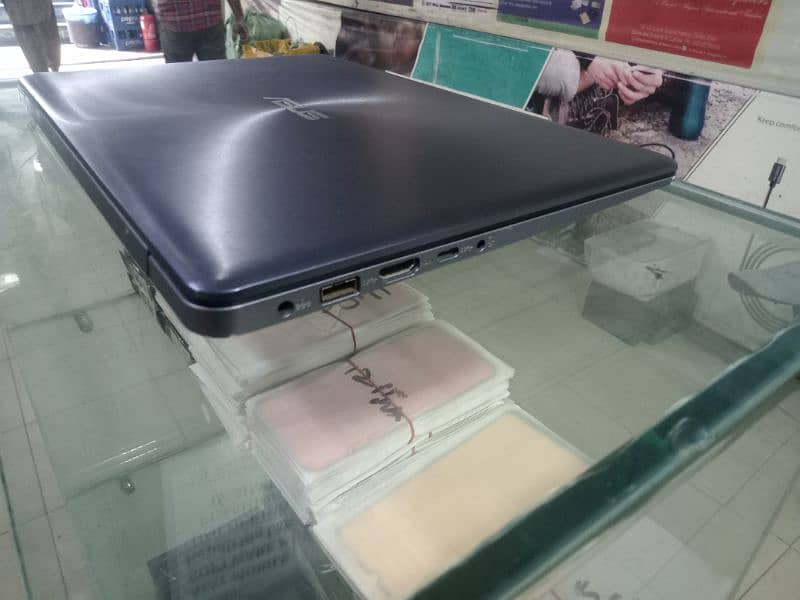 ASUS Vivo book s14 4