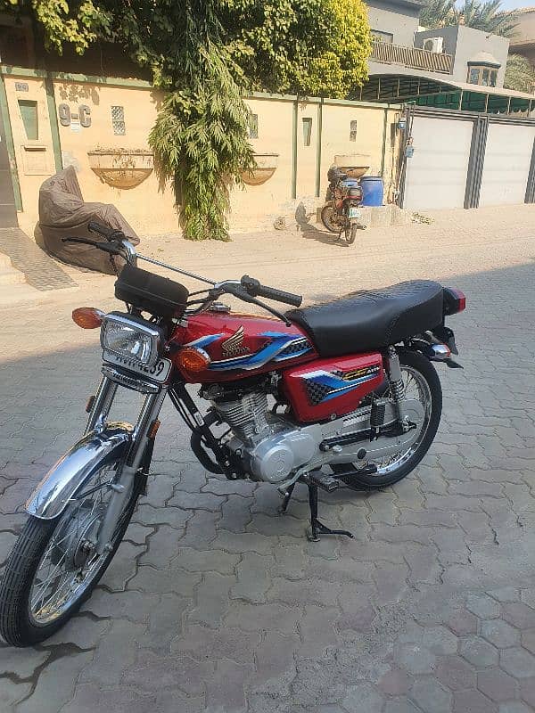 Honda CG 125 2024 3100 km driven 3