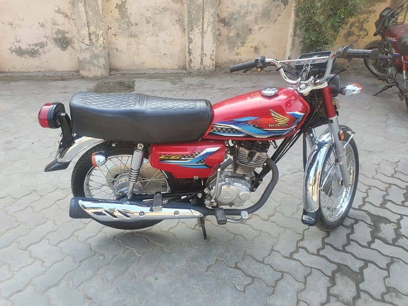 Honda CG 125 2024 3100 km driven 6