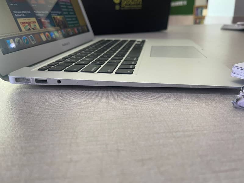 Macbook air 2015 core i5 4