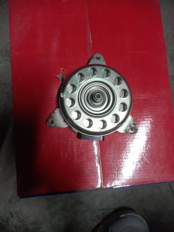 Toyota Raiz 4 pin original fan motor 1