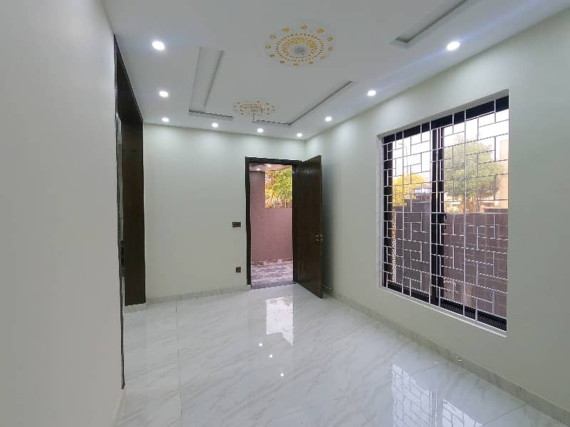 6 Marla House with 5 Bed Rooms Available for Sale in Bahria Nasheman, Lahore 6