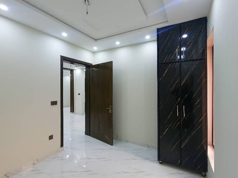 6 Marla House with 5 Bed Rooms Available for Sale in Bahria Nasheman, Lahore 14