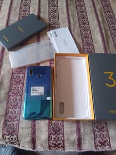 realme 3 4gb or 64gb