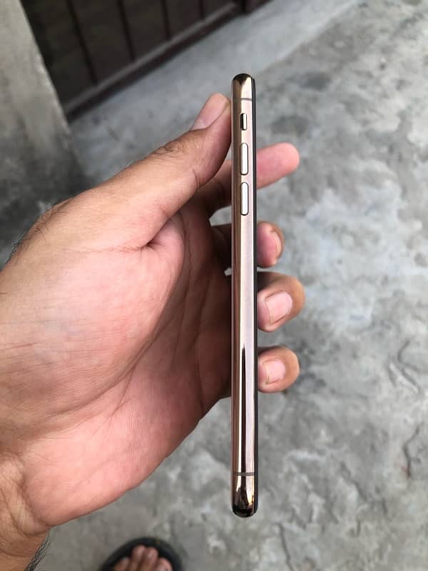 iphone xs pta approved 4