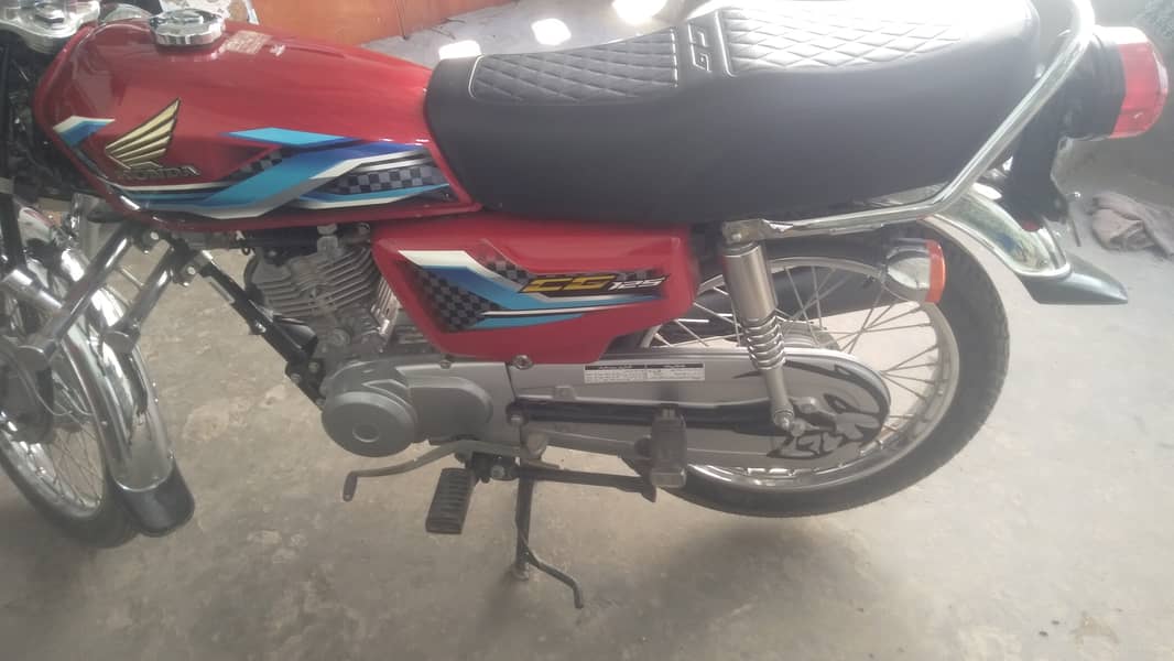 Honda CG 125 2024 3