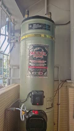 model geyser for sale in very good condition